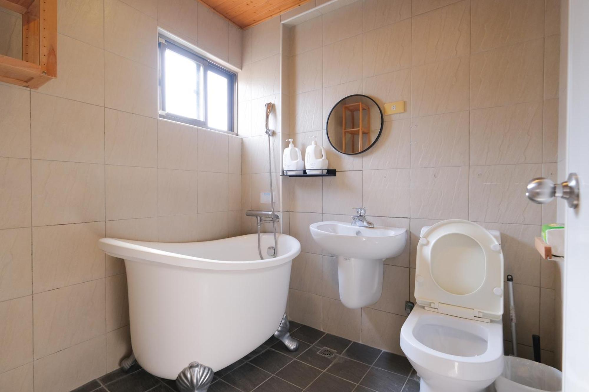 טאינאן Re+Wood Guesthouse מראה חיצוני תמונה