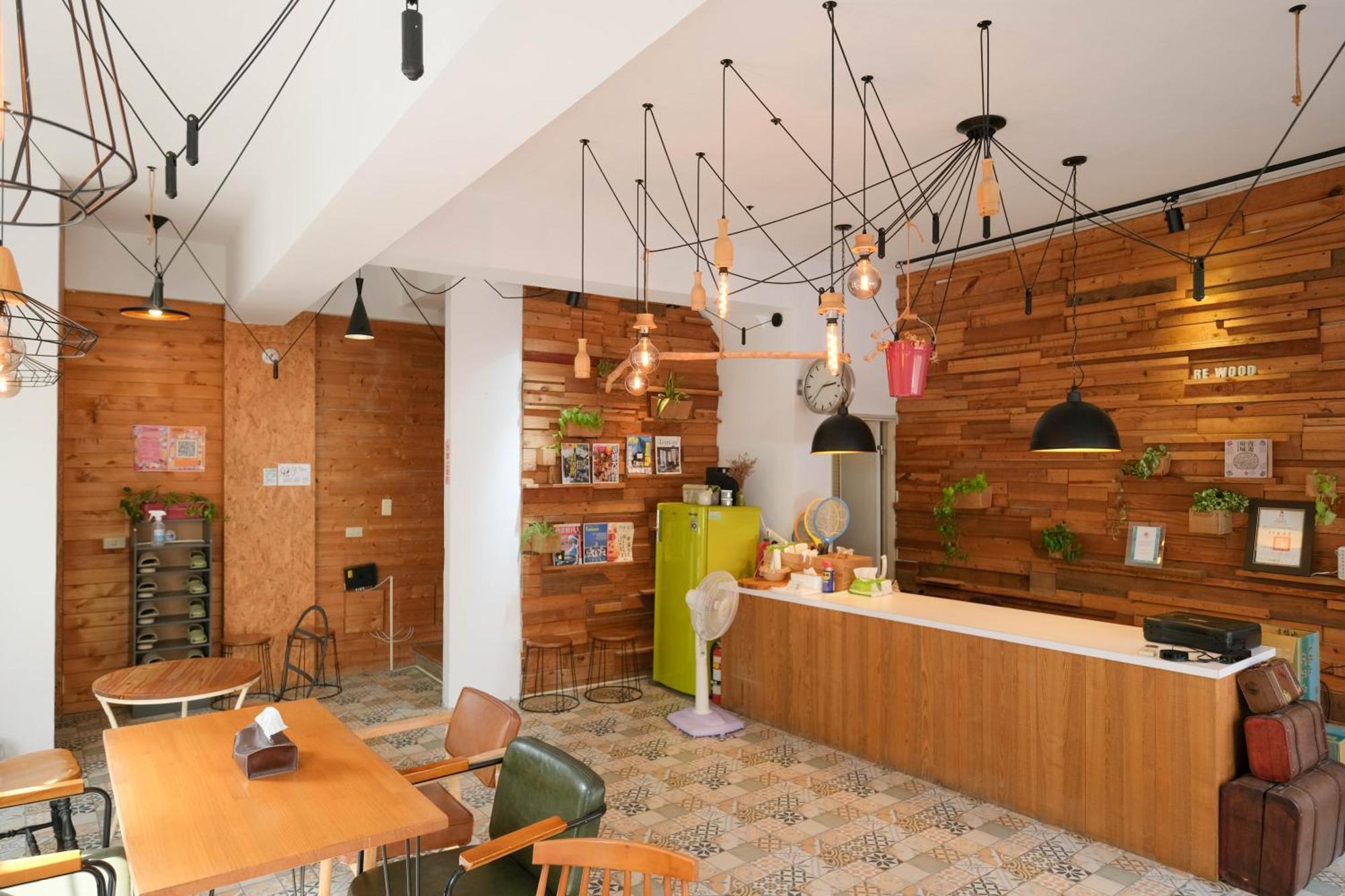 טאינאן Re+Wood Guesthouse מראה חיצוני תמונה
